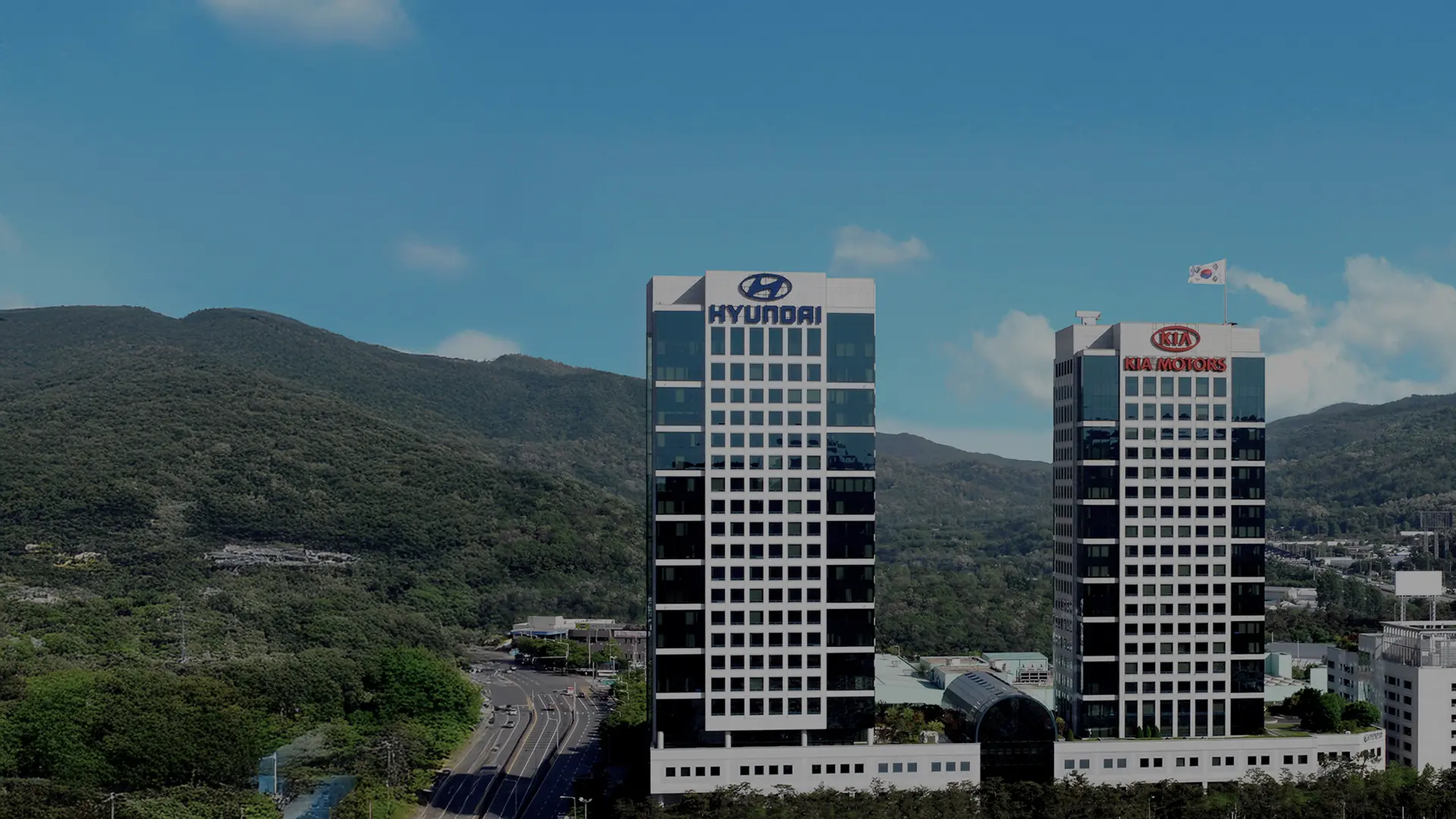 따로 또 같이 찾은 <br>새로운 길